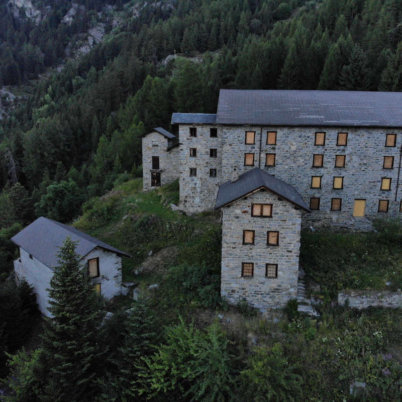 mine méreune bâtiments