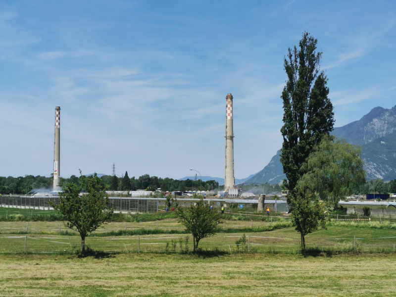 raffinerie avant dynamitage