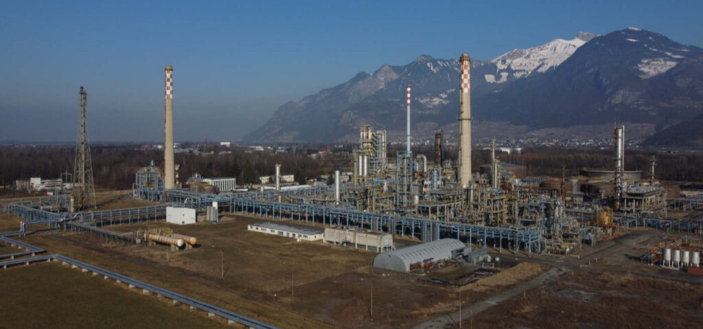 raffinerie collombey drone shot